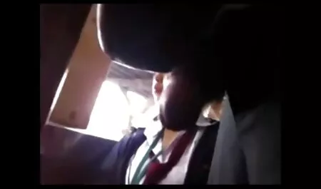 מכונית חרמנית מטוגנת עם אופנוע. סרטי פורנו לצפיה בחינם