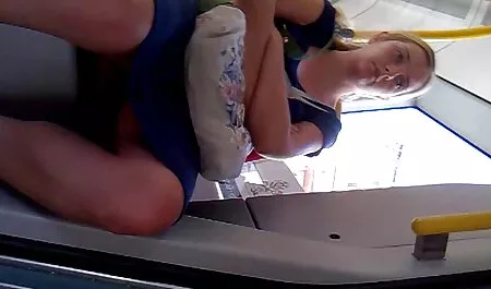 MILF עם ציצים גדולים מקבל זיין עם גבר סרטוני סקס לצפיה חינם