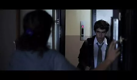 לטינית פורנו לצפייה חינם נדפקת חזק בשירותים.