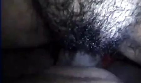 מופע אירוטי עם שוט של פירורים במחוך וגרבי סקס חינם לצפייה ישירה ניילון שחורים