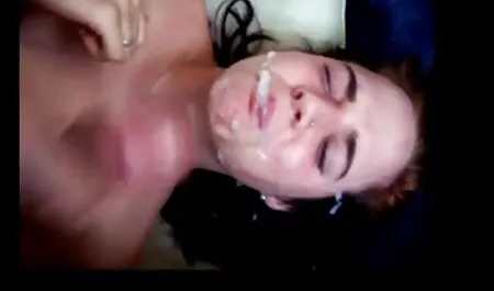 הבנות סובבו את התחת סרטי סקס לצפייה חינם האלסטי במסיבה.