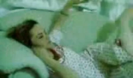 נשים בלונדיניות שוות בעיניים מכוסות ורוכבות על סקס לצפייה חינם פין.