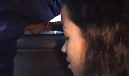 שתי חברות לסביות מקסימות מקיימות יחסי סקס חינם לצפייה מין בבית