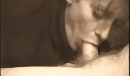צלם סקס צפיה ישירה בחור מפתה דוגמנית ולזיין אותה בנרתיק צעיר