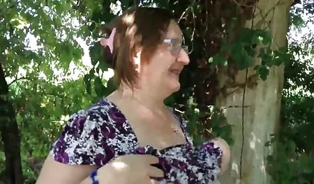 MILF עסיסי עם חזה מטוגן צפיה ישירה בסרטי סקס נחמד