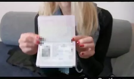מותק כהה שיער סרטוני סקס לצפיה חינם מוצץ את הזין של hahal במכונית