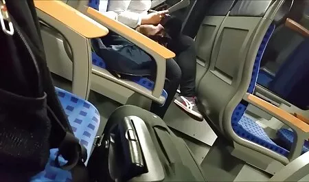 בעלה שם את אשתו במהופך ואונן על היצור המסכן בתחת. סקס צפיה ישירה חינם