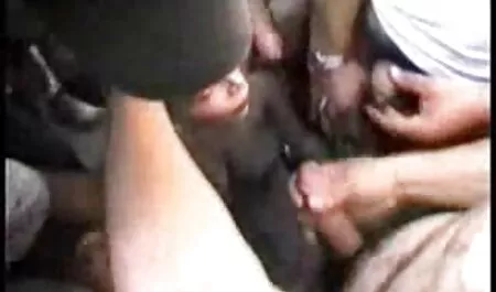 אפרוח רוסי יפה מלטף את הדגדגן שלה עם ויברטור סרטי סקס חינם לצפייה