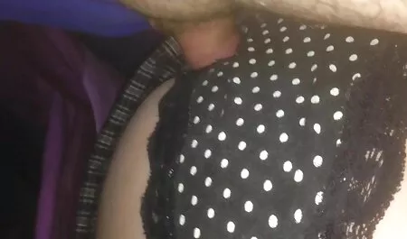 הבחורה התגרשה בשביל סקס כדי לשכב ולהאכיל סרטי פורנו לצפיה בחינם סושי.
