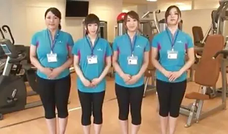בלונדינית סרטי סקס לצפיה ישרה גבוהה התכופפה ולקחה זין בפה שלה.