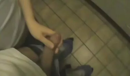 סקס סגול לא מבוקר עם גבר. צפייה ישירה סרטי סקס