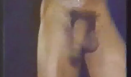בחורים קושרים בחורות סקס לצפיה ישרה בחינם ומזדיינים.