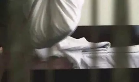 גבר צפייה ישירה סקס מתפתח בצעצועים הוא יפה דקוטה