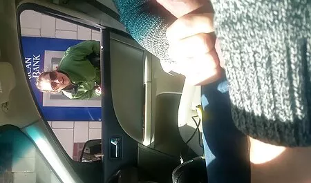 אורח לא קרוא דופק סקס לצפיה ישרה בחינם את חדרה של הגברת.