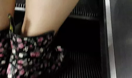 איש צעיר סקס לצפיה ישרה בחינם מפותה על ידי קסם של זונה