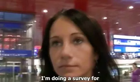 כלבה רעול פנים מלקקת זין גדול צפיה ישירה בסרטי סקס חינם וקשה.