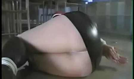 שתי חברות סרטי סקס חינם לצפייה ישירה מוצצות זין של גבר